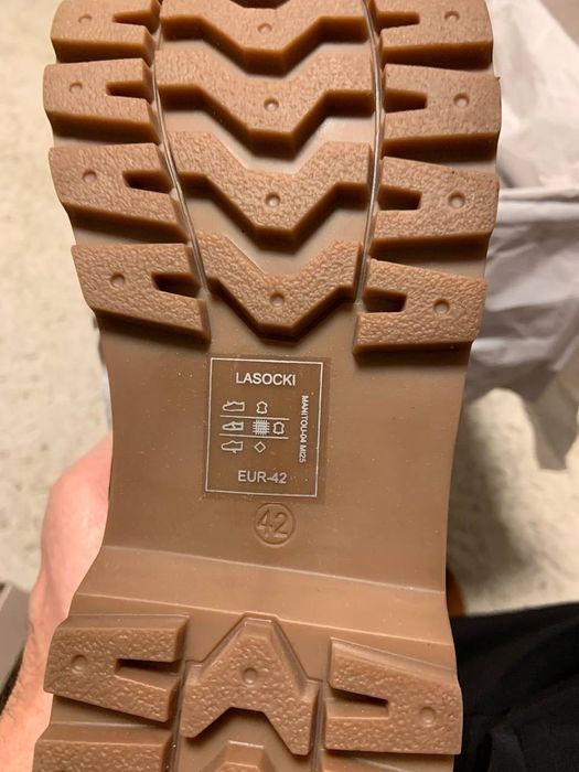 Польське фабричне чоловіче взуття, розмір 42, нове, фірма Lasocki