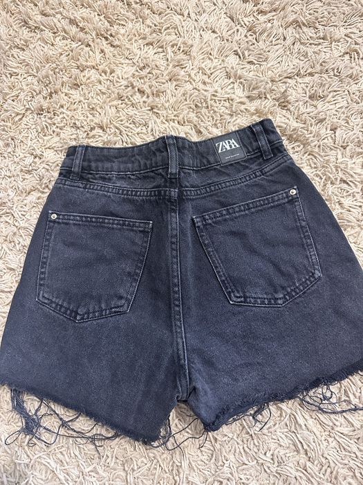 Білі шорти від Zara mom