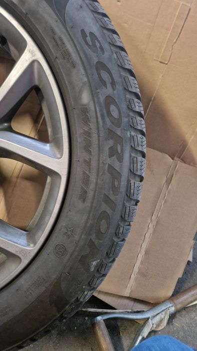 Kola zimowe 19" BMW X5, opony Pirelii jak nowe z 2024r