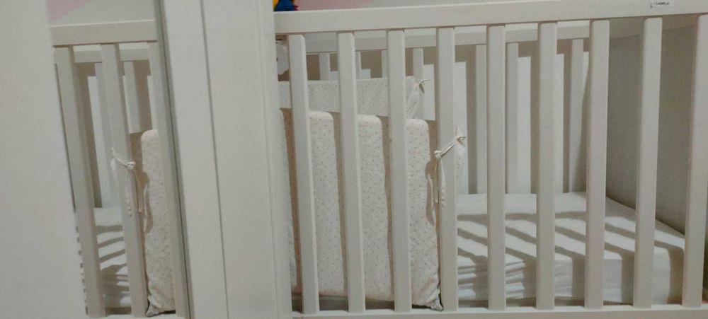 Berço 60 x 120 com colchão novo e extras.