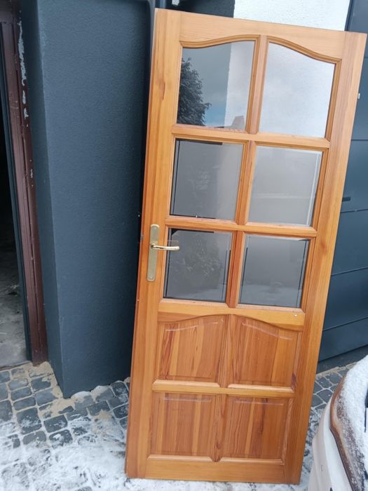 Drzwi drewniane 80  prawe 80