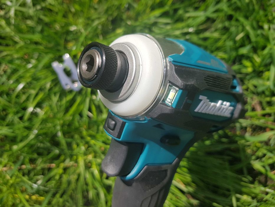 Шуруповерт імпакт акумуляторний Makita XDT19 18V LXT