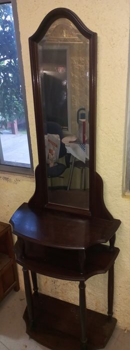 Movel de entrada com espelho.