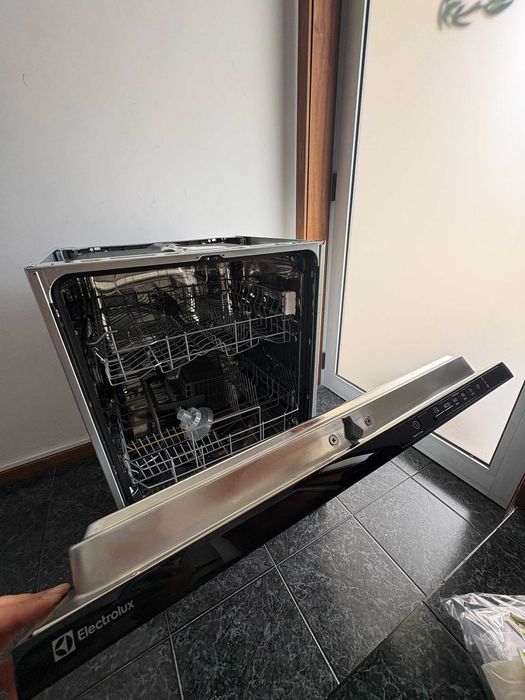 Máquina de lavar louça de encastrar Electrolux KEAF7200L