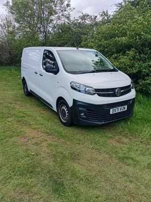 Opel Vivaro maska zderzak kompletny przód