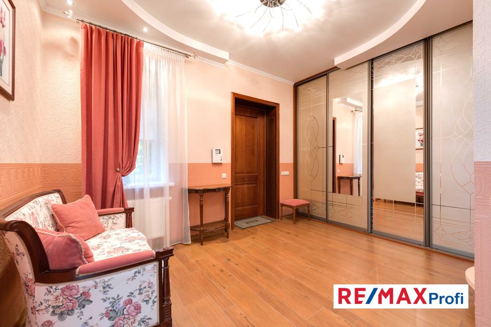 Будинок 450 м2, ремонт, цоколь , басейн, 12 соток  в с. Глеваха (село)