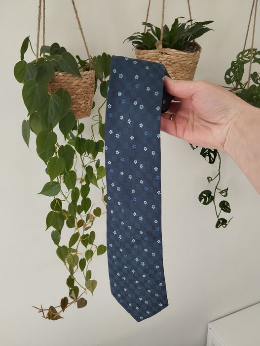 Jedwabny krawat 100% silk granatowy, w kwiatki, łąka Abrams 10cm
