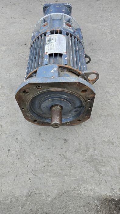 Продам  єлектродвігатель. ЩЕТОЧНИЙ.