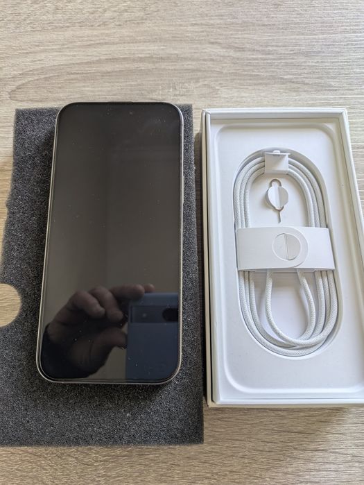 iPhone 16 pro max-comprado em Março/38 ciclos
