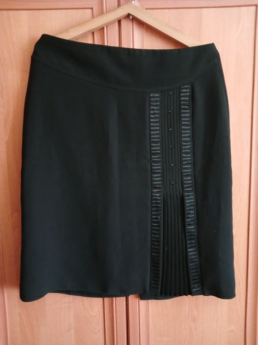 Спідниця жіноча, чорного кольору