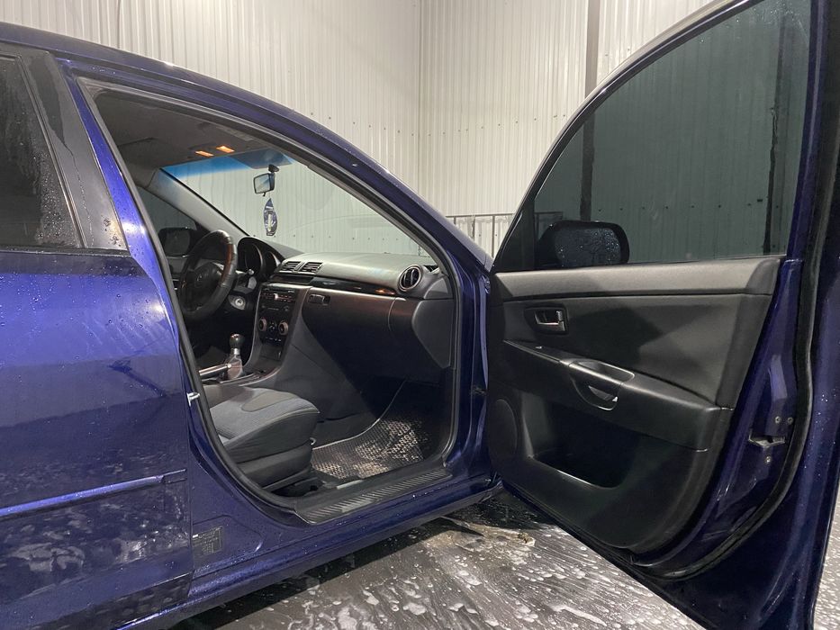 Продам авто Мазда 3