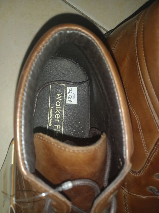 Vendo botins  em pele novos nunca usados