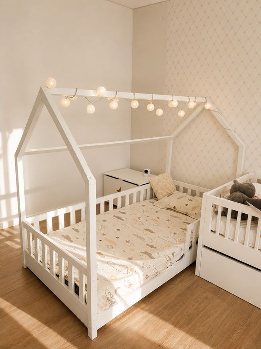 Cama Montesori
Pouco usada
De madeira mas pintada recentemente de branco
Inclui colchão de 90x190cm, capa de edredão e fronha reversível e luzes