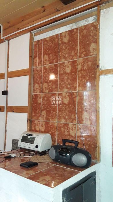 Продам будинок зі всіма комунікаціями, піччю і укриттям над Канівським