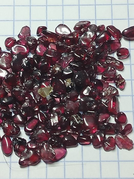 Сапфири.Гранати старовині каменці