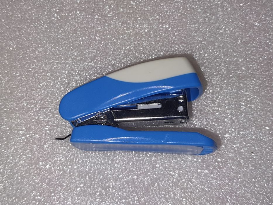 Степлер пластиковий Міні Buromax скоби №24; 26.