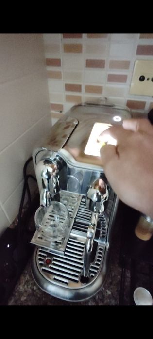 Máquina de café Nespresso Creatista Pro