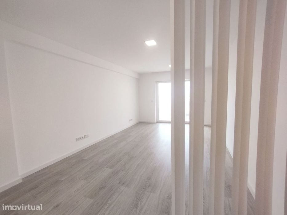 Apartamento T2 com Vista Mar no Centro de Santa Cruz
