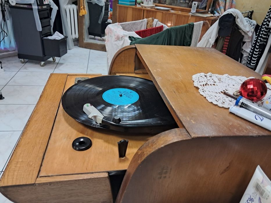 Gramofon rok produkcji ok 30-40  rok