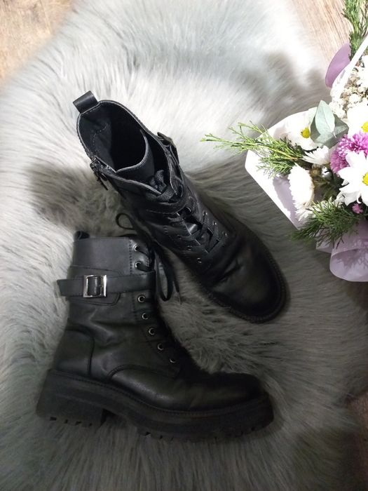 Жіночі ботинки, берци