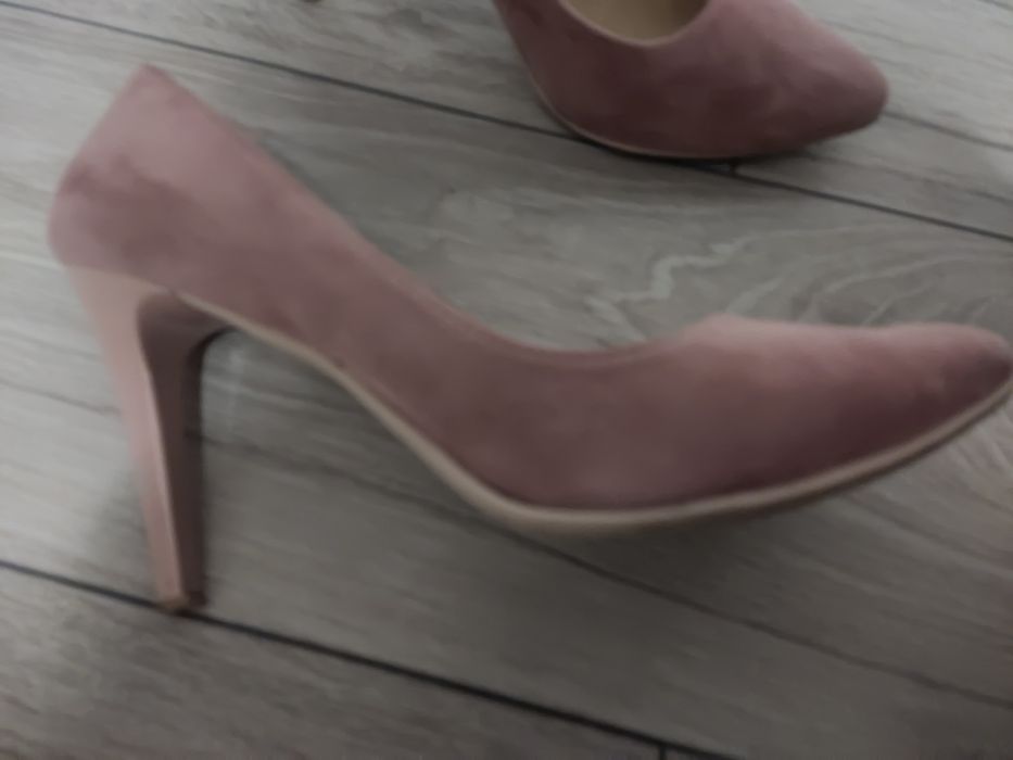 Buty kolor puder zamsz rozmiar 39