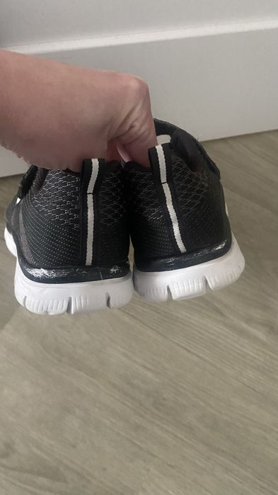 Кросовки Skechers оригінал р. 39