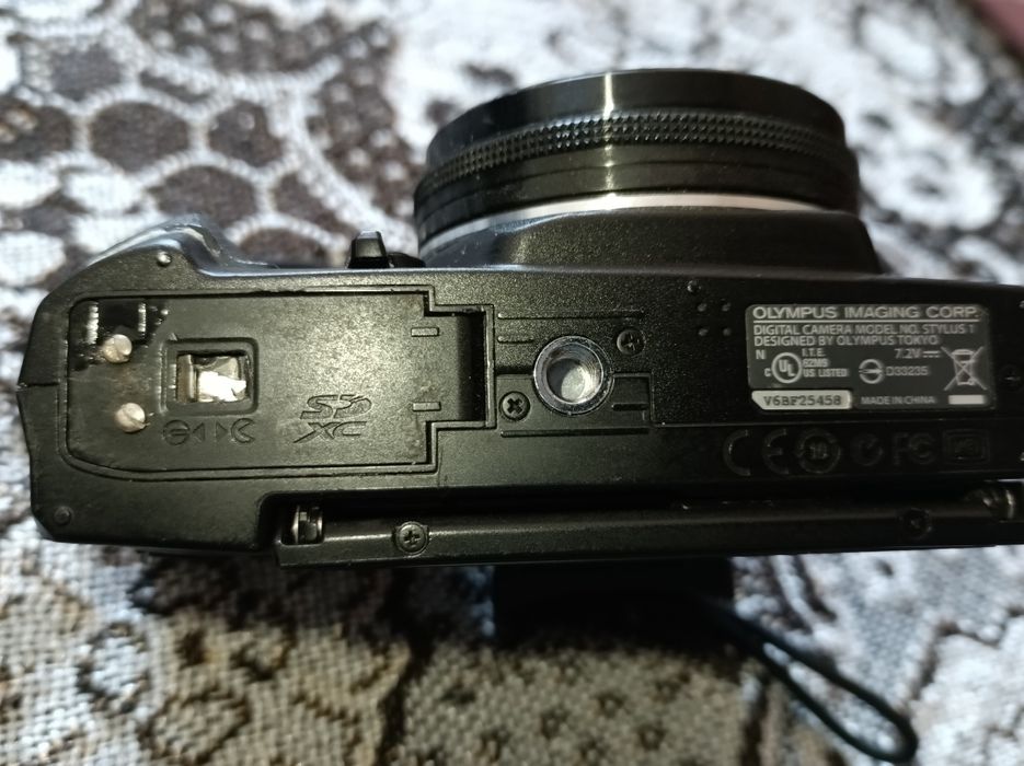 Olympus stylus 1. Sony R1. Nikon D300S. Nikon 18-140
Nikon DX VR