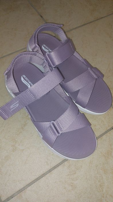 Жіночі сандалі Skechers 37