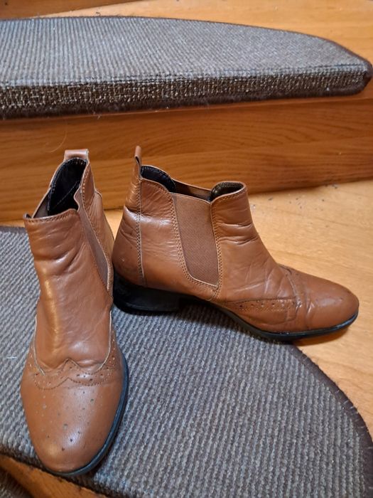 Sztyblety że skóry naturalnej.