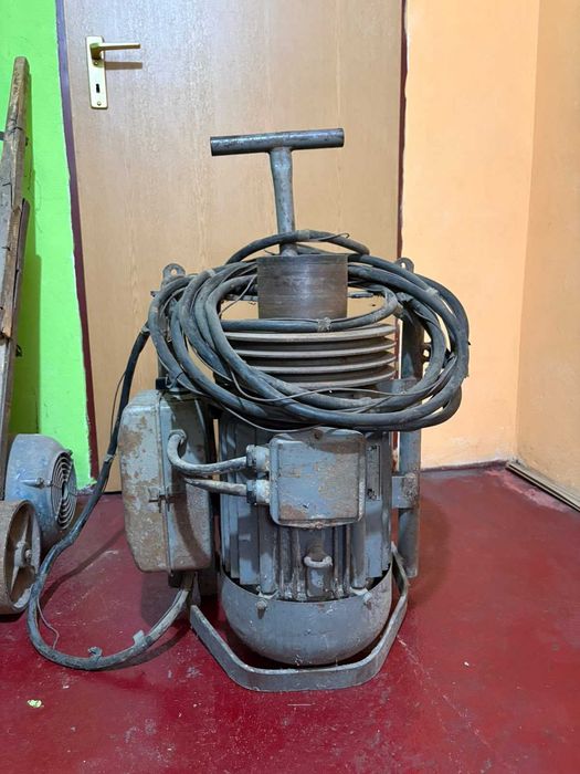 Sprzedam używany  silnik 7.5 kw