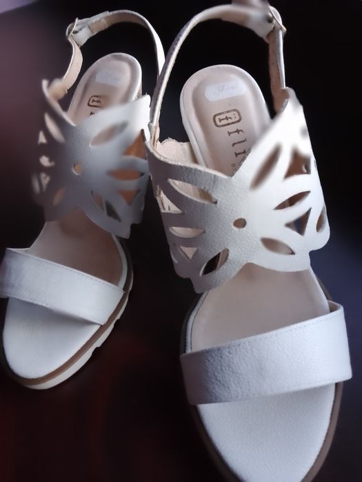 Eleganckie sandały Italia NOWE ze skóry