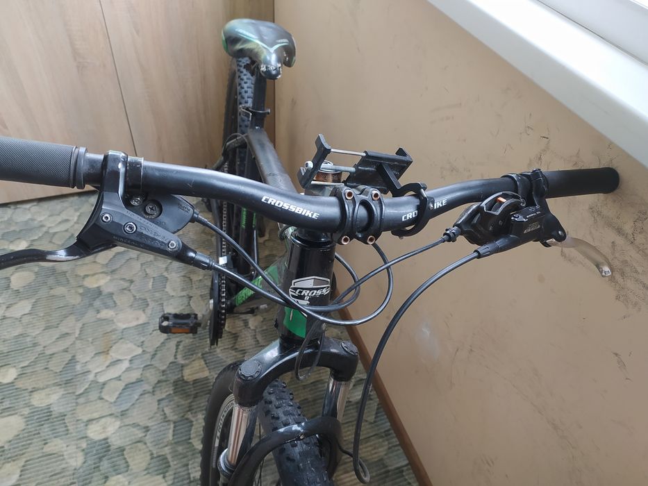 Specialized Hardrock 26 size 17 + niner Crossbike on Shimano Deore Hyd