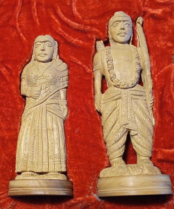 Peças de xadrez de guerra em madeira