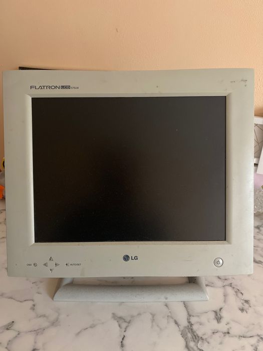 Монітор LG 575 lm