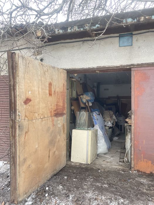 Продам   кирпичный гараж с  подвалом . Таирово "ШКОЛЬНЫЙ"  Радужный.