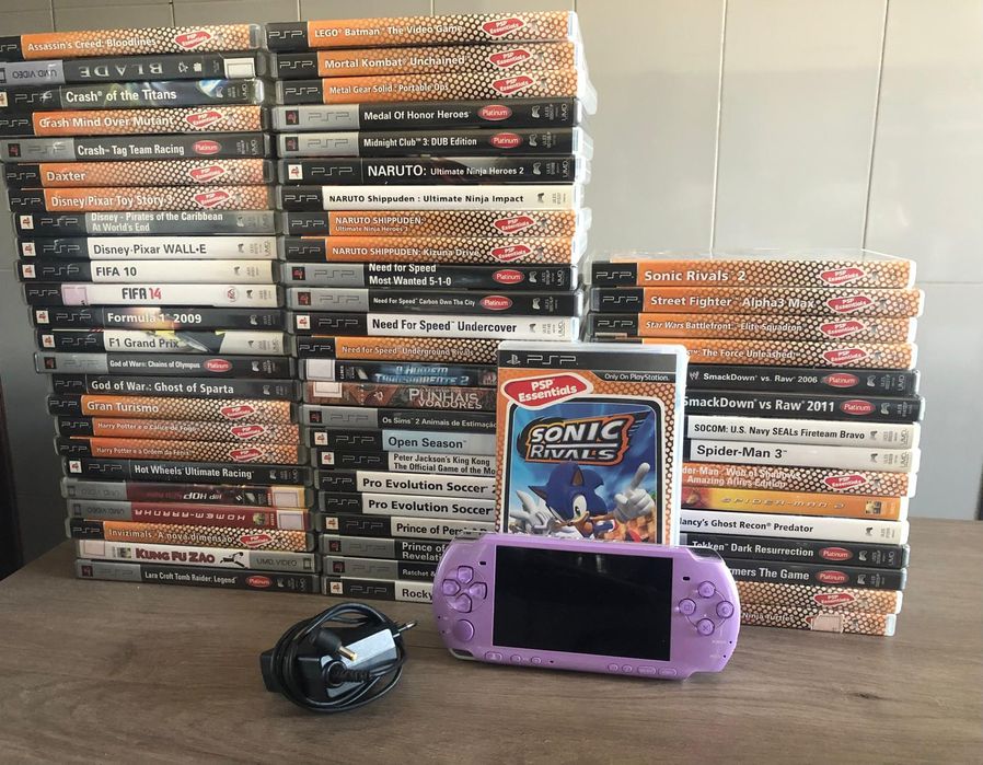 PSP + Carregador + Jogos