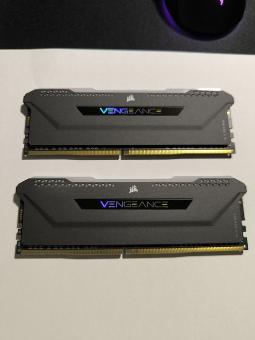 16GB RAM DDR4 Corsair Vengeance Pro SL RGB