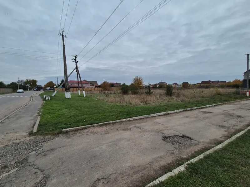 Земельна ділянка під комерцию, 0,2347 га, Іллінці, вул/ Польова, 14