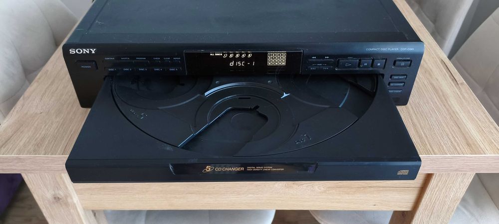 Sony CD Changer CDP-C661