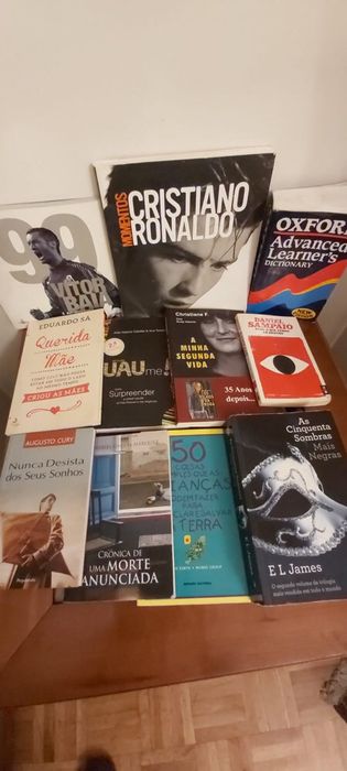 1€ 50 Cada livro  atual e em ótimo estado