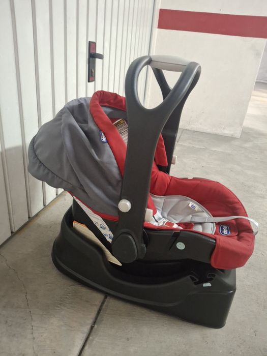 Ovo/cadeira Auto Chicco - Compatível com um carrinho de bebé Chicco