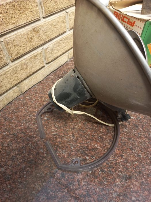 Продаю вращающуюся подставку для тортовв