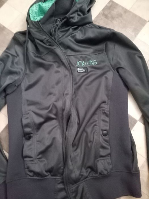 Куртка унісекс дуже гарна