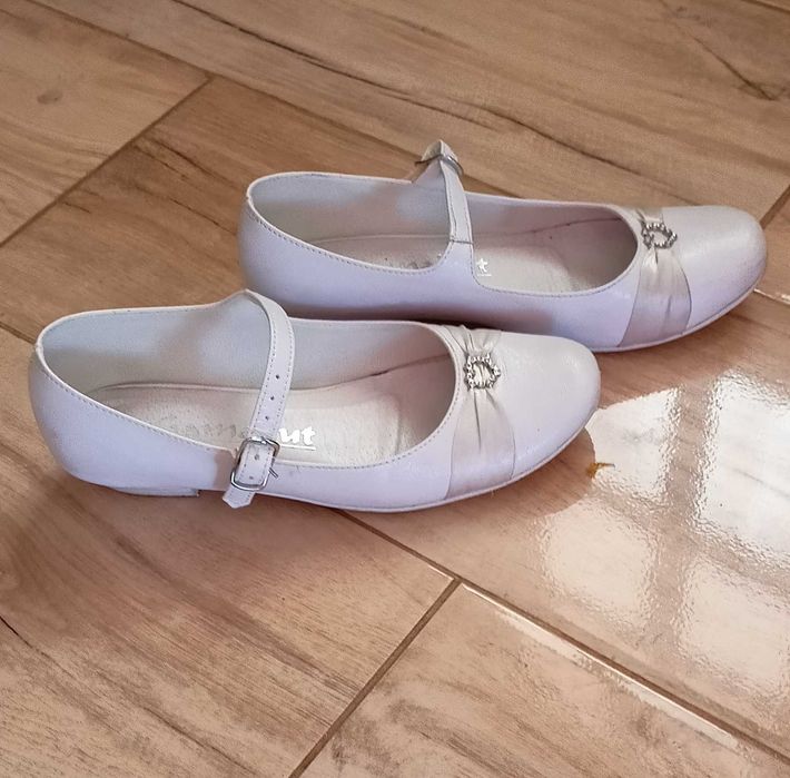 Buty w rozmiarze 34