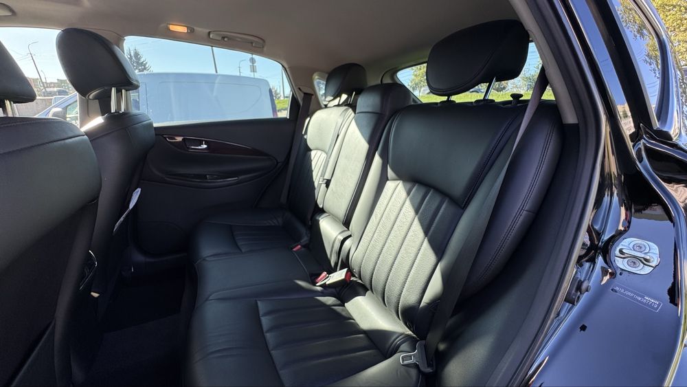 Продам Infinity QX50