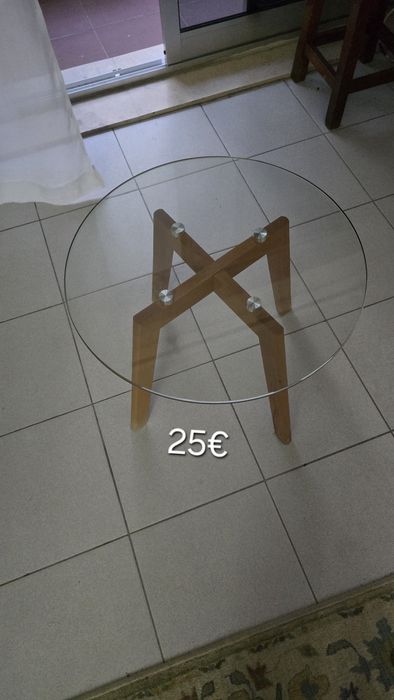 Mesa de apoio em vidro
