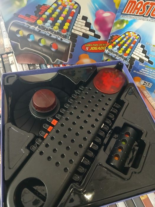 Jogo mastermind antigo