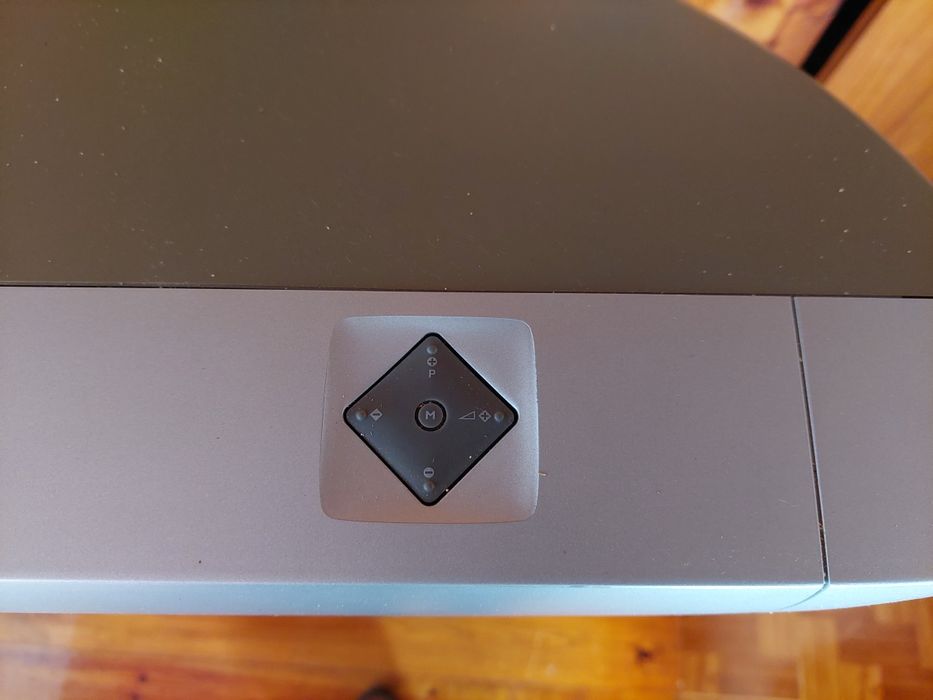 TV Philips (modelo 32PW8807/12) + Móvel incluído