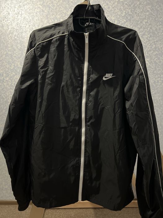 Вітровка Nike