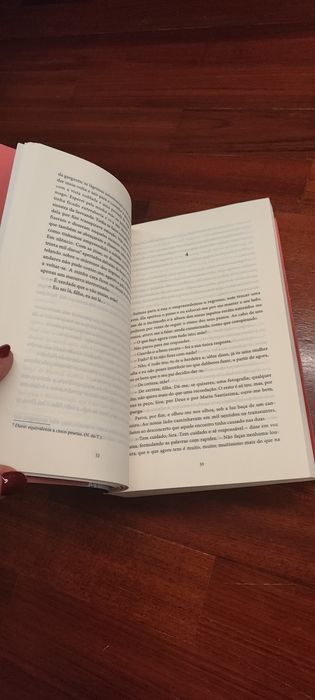 O tempo entre costuras